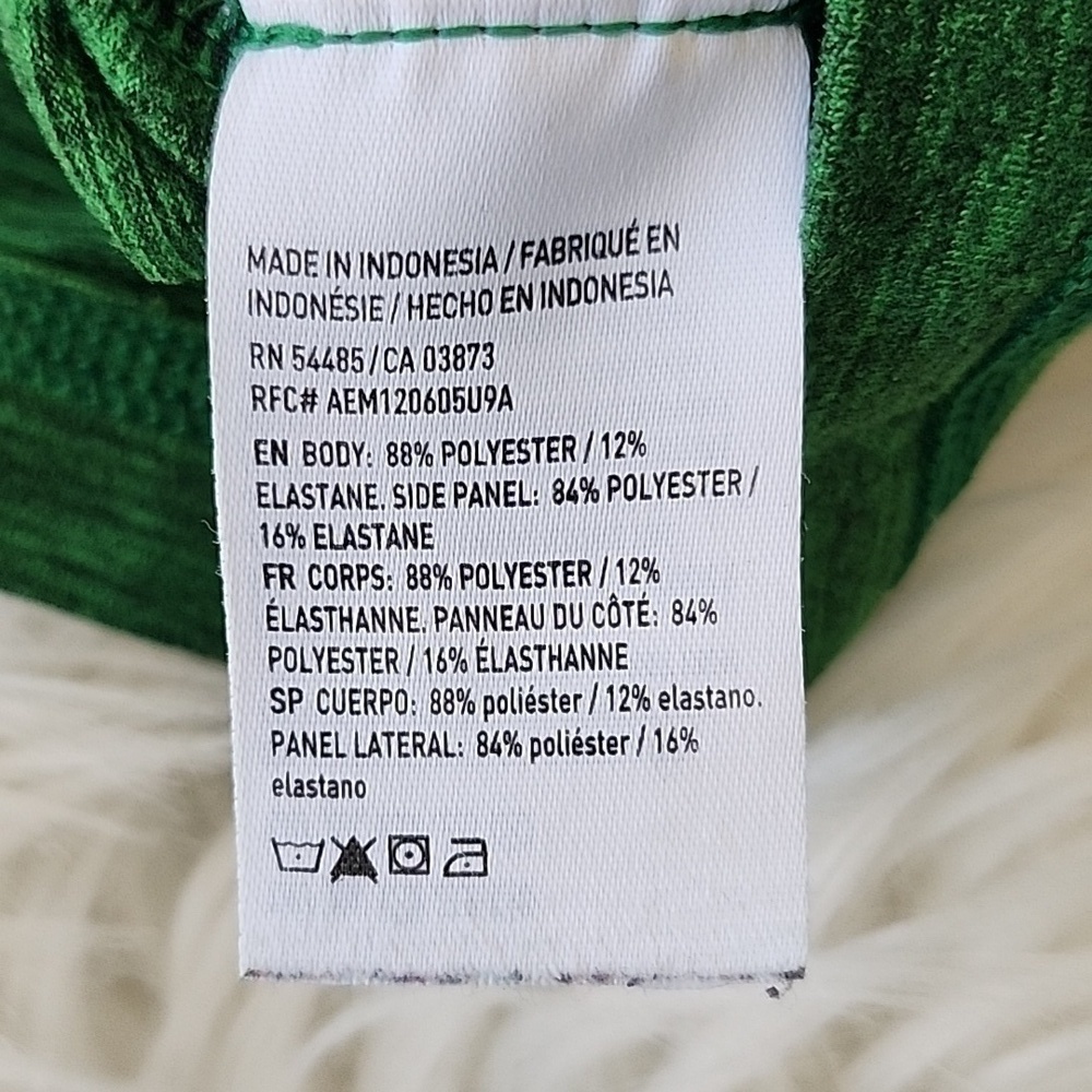 American Eagle AEActive Extreme Flex heather green v-neck tee Size:MT - Picture 10 of 10